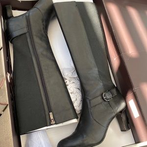 Black Anne Klein heeled boots
